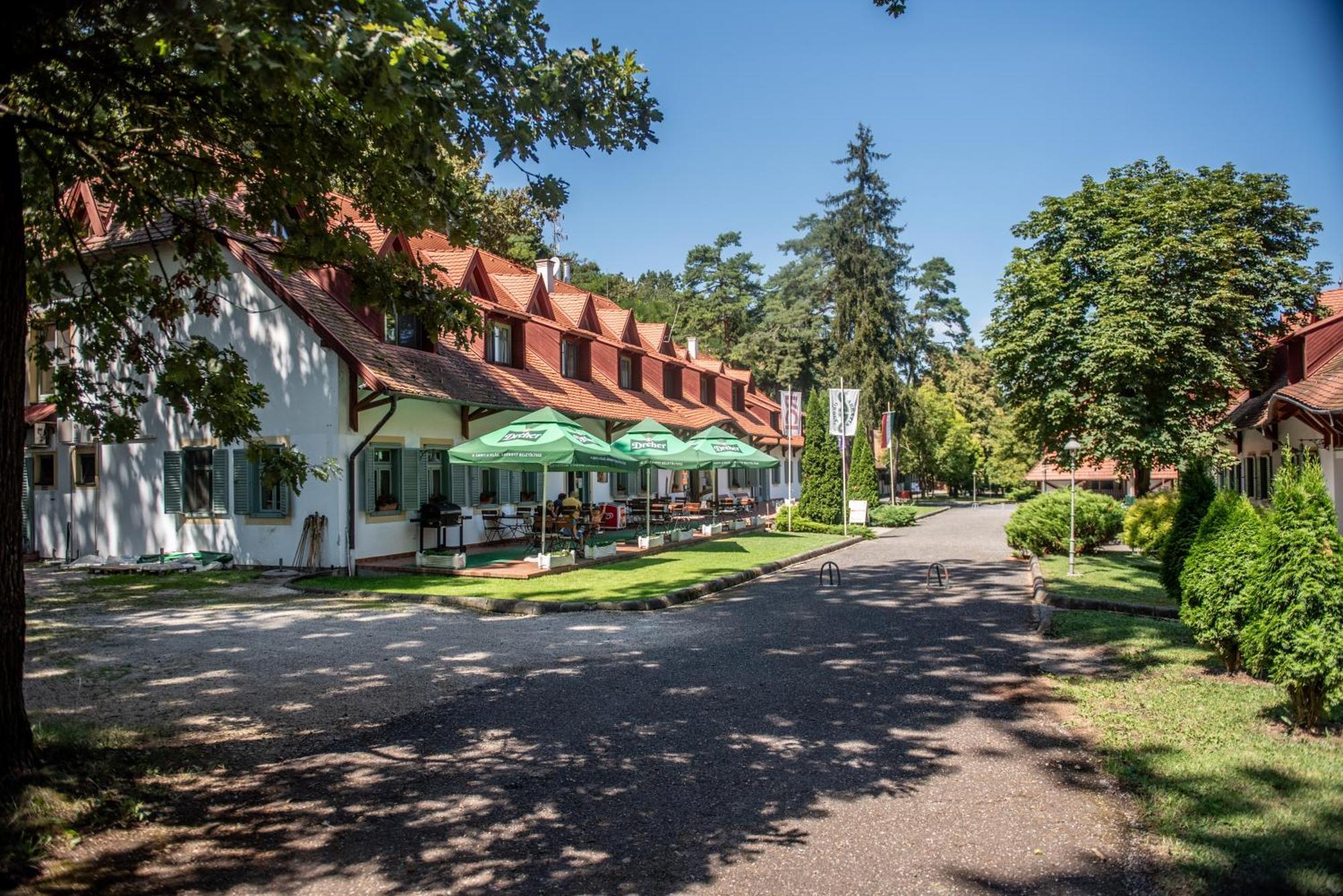 Abbazia Country Club 호텔 네메스넵 외부 사진