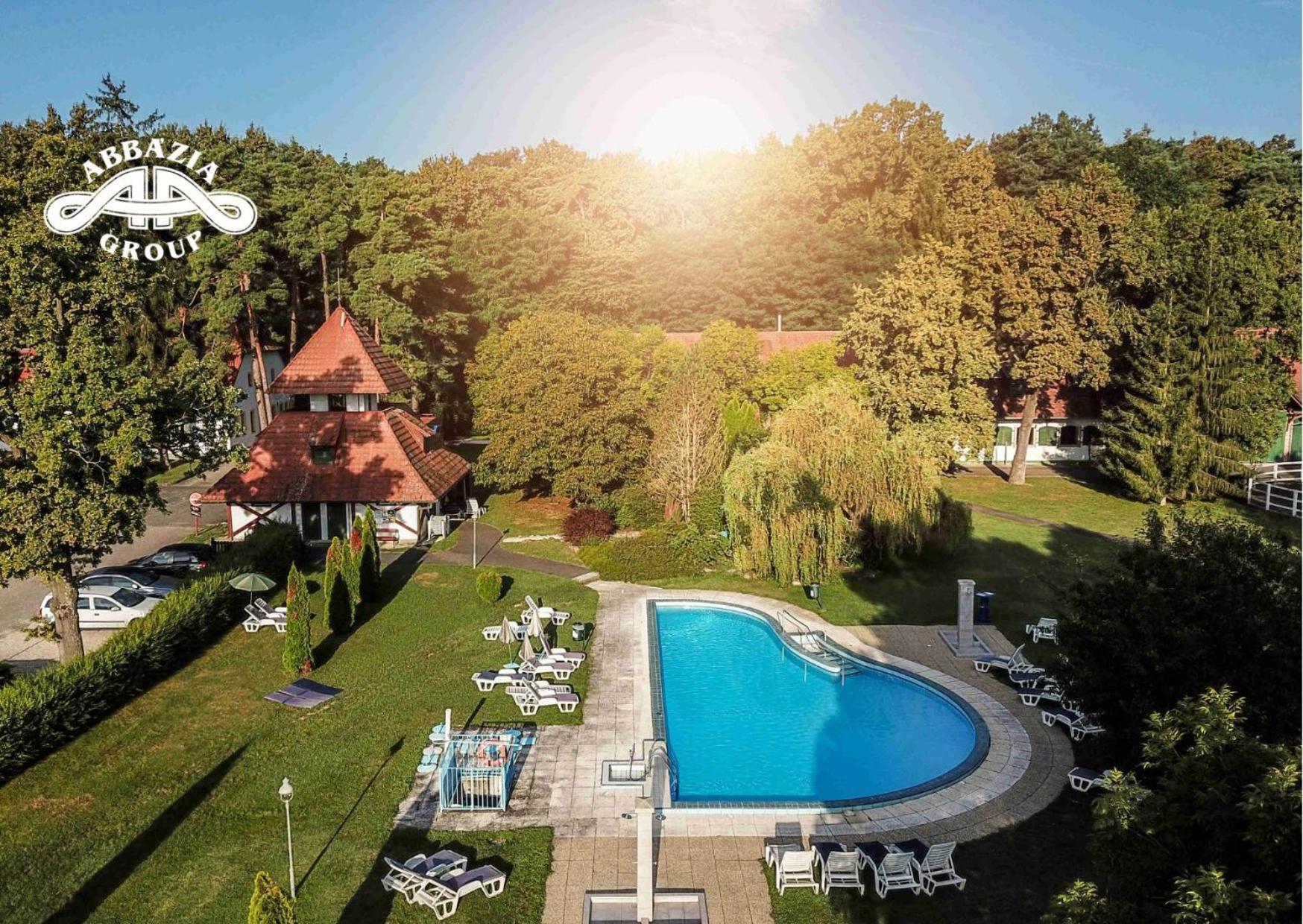 Abbazia Country Club 호텔 네메스넵 외부 사진